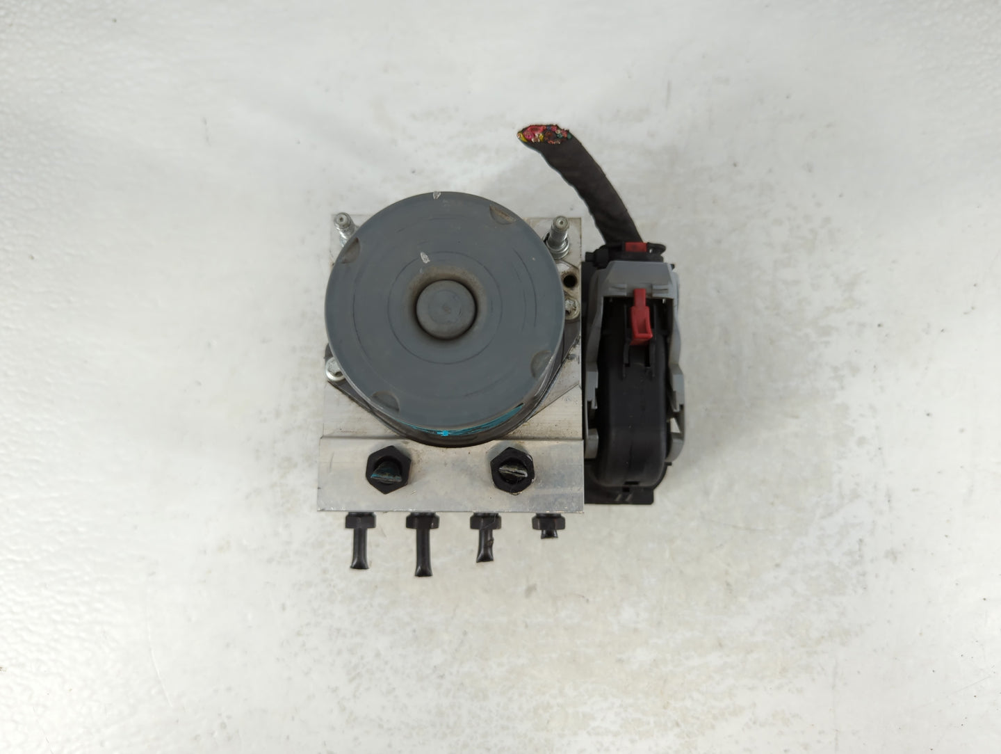 2011-2014 Hyundai Sonata Throttle Body P/N:0 265 238 094 Fits Fits 2011 2012 2013 2014 2015 2016 OEM Used Auto Parts - Oemus