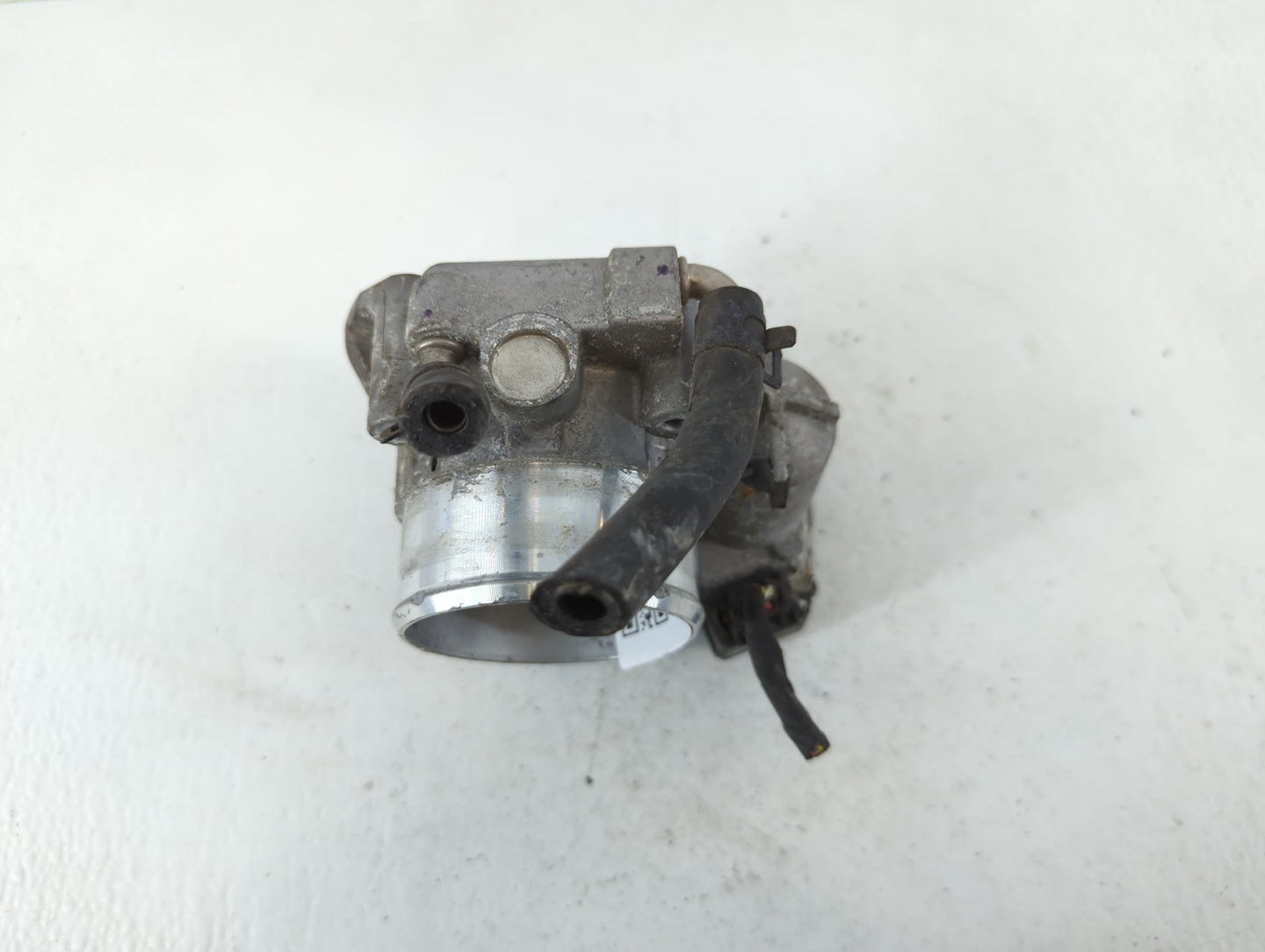 2011-2014 Hyundai Sonata Throttle Body P/N:35100-2G700 Fits Fits 2011 2012 2013 2014 2015 2016 OEM Used Auto Parts - Oemused