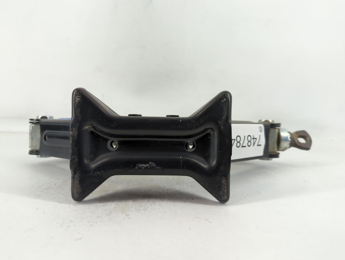 2013 Hyundai Sonata Spare Scissor Car Jack 748784 - Oemusedautoparts1.com