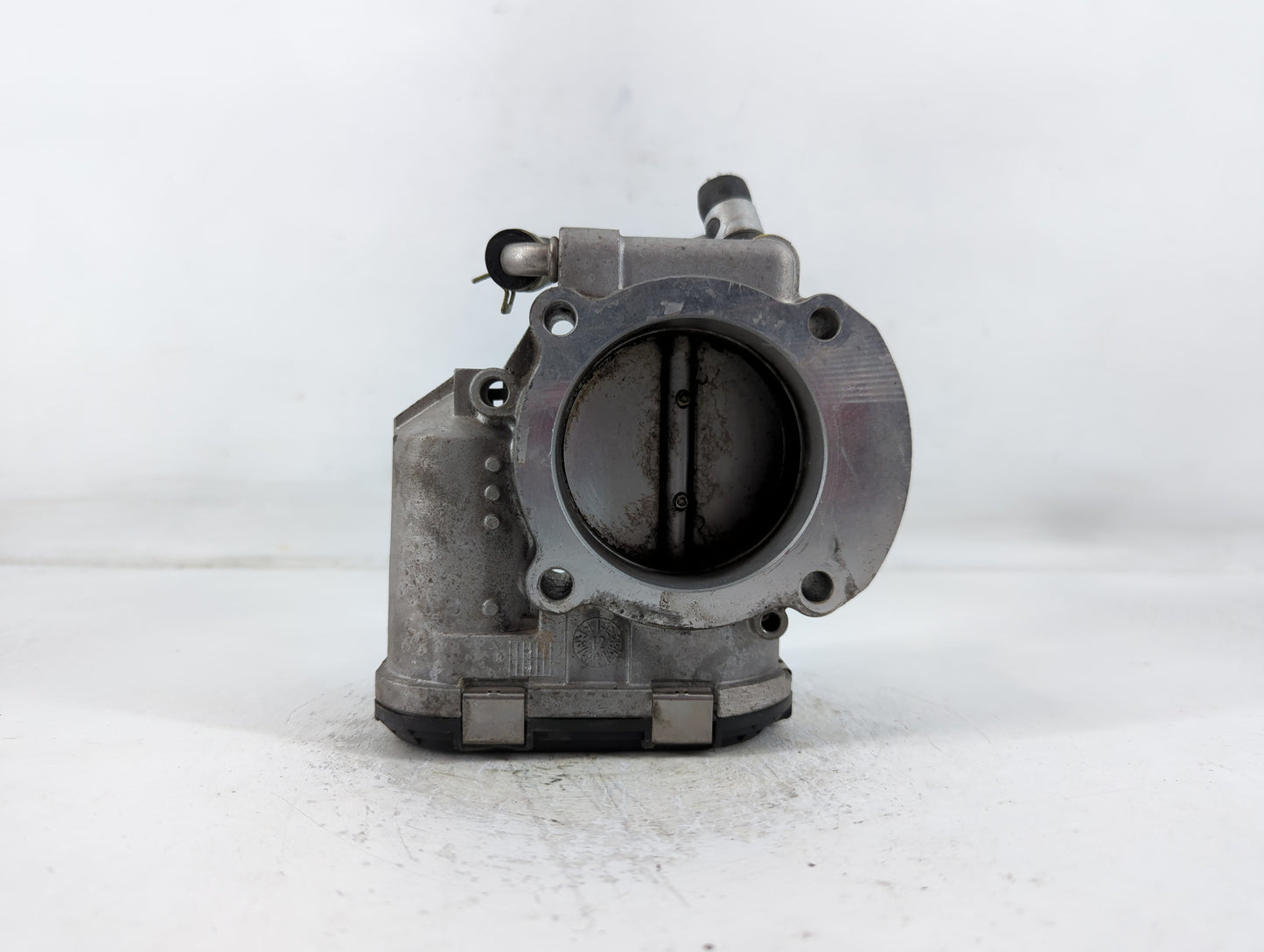 2011-2014 Hyundai Sonata Throttle Body P/N:35100-2G700 Fits Fits 2011 2012 2013 2014 2015 2016 OEM Used Auto Parts - Oemused