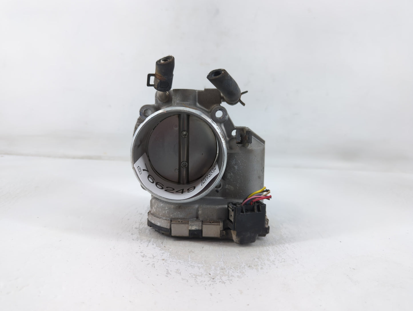 2011-2014 Hyundai Sonata Throttle Body P/N:35100-2G700 Fits Fits 2011 2012 2013 2014 2015 2016 OEM Used Auto Parts - Oemused