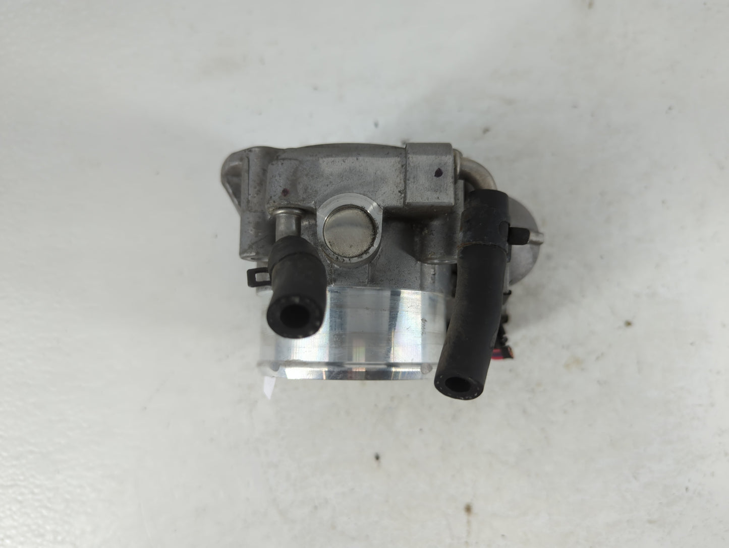 2011-2014 Hyundai Sonata Throttle Body P/N:35100-2G700 Fits Fits 2011 2012 2013 2014 2015 2016 OEM Used Auto Parts - Oemused