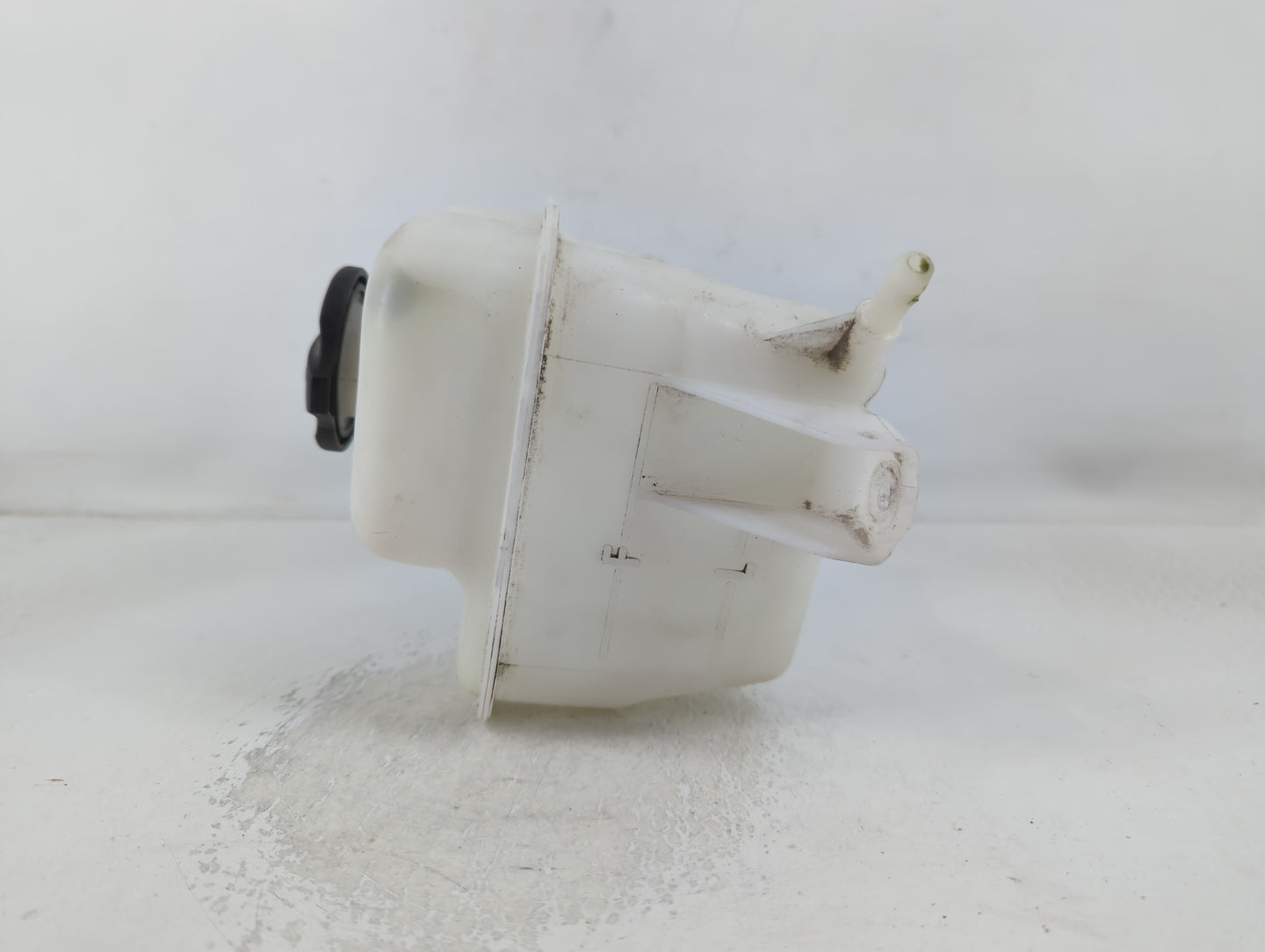 2011-2015 Hyundai Sonata Windshield Washer Fluid Reservoir Bottle Oem - Oemusedautoparts1.com