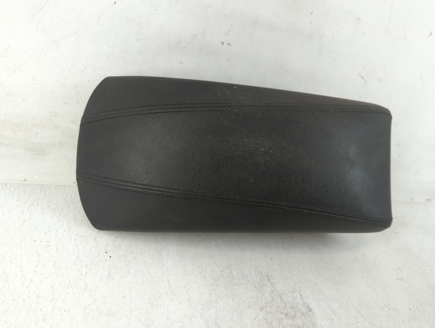 2011-2014 Hyundai Sonata Center Console Armrest Cover Lid Fits Fits 2011 2012 2013 2014 OEM Used Auto Parts - Oemusedautopar