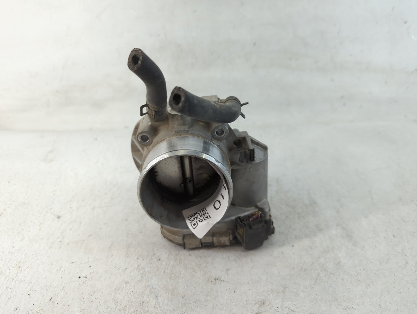 2011-2014 Hyundai Sonata Throttle Body P/N:35100-2G700 Fits Fits 2011 2012 2013 2014 2015 2016 OEM Used Auto Parts - Oemused