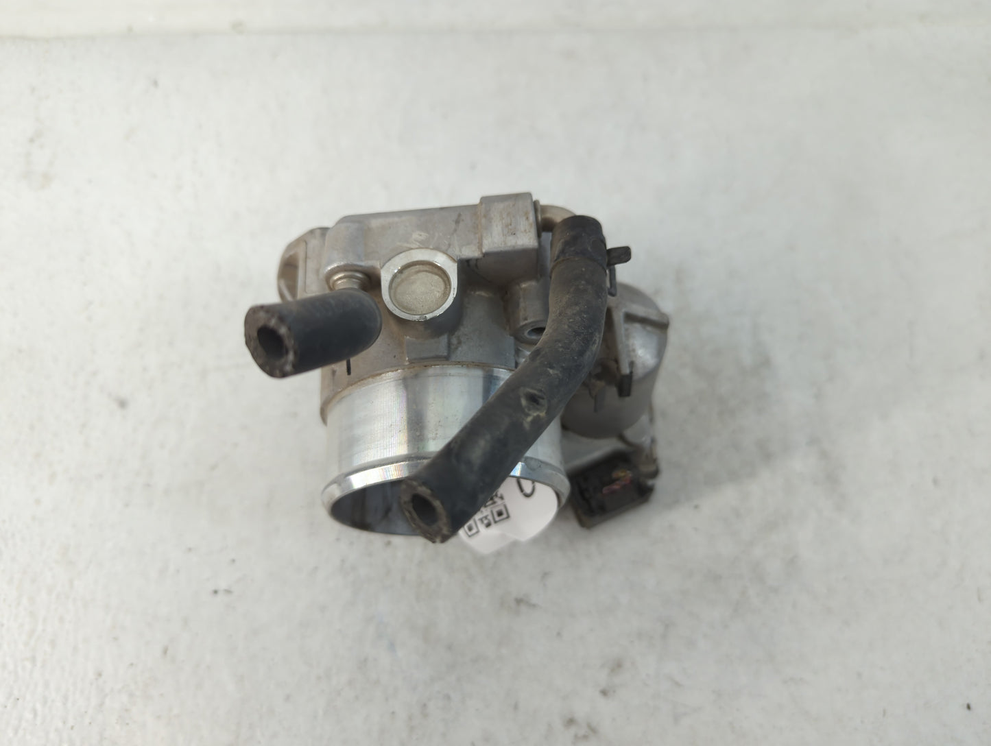 2011-2014 Hyundai Sonata Throttle Body P/N:35100-2G700 Fits Fits 2011 2012 2013 2014 2015 2016 OEM Used Auto Parts - Oemused
