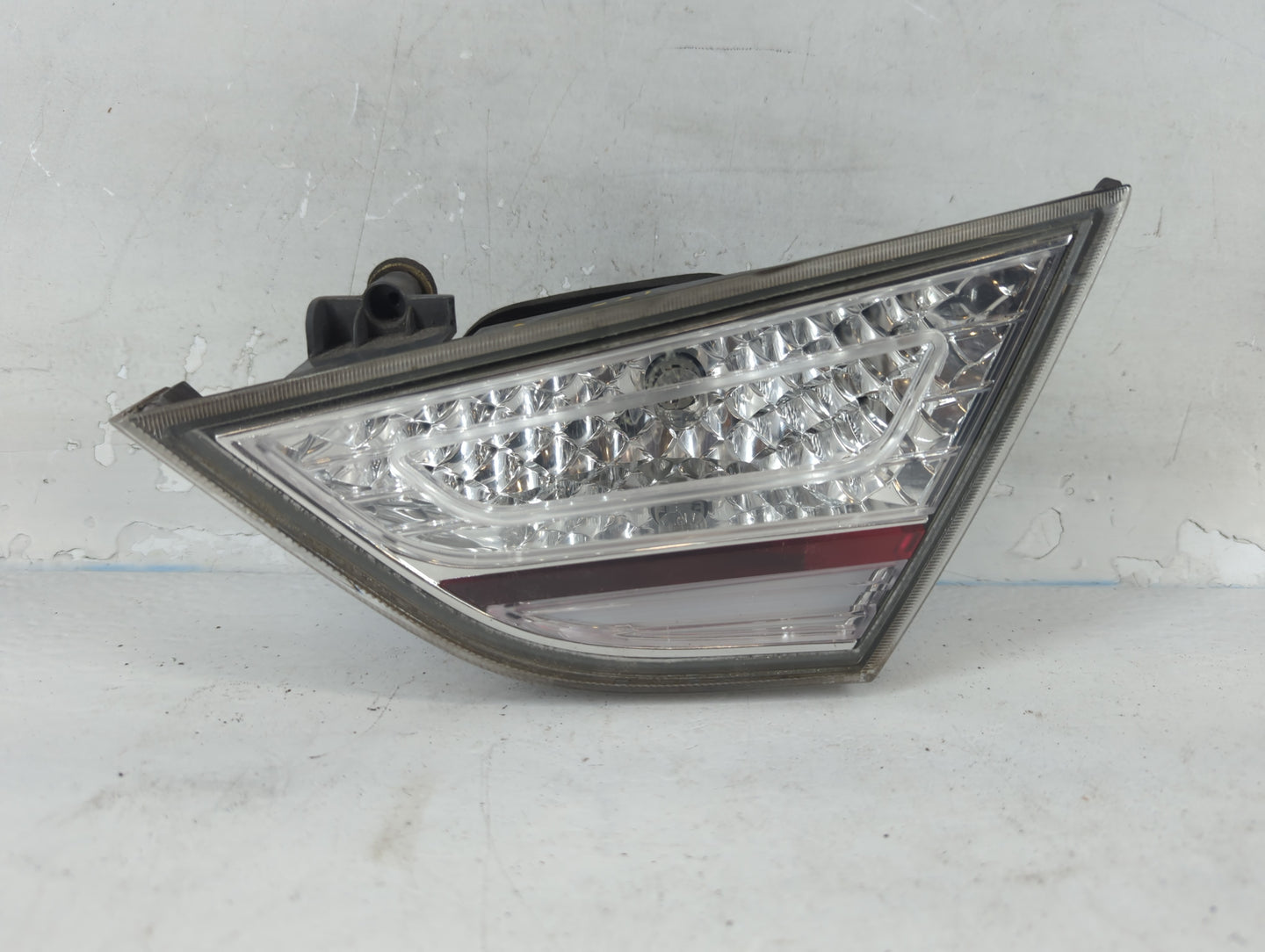 2011-2015 Hyundai Sonata Passenger Right Side Deck Lid Mounted Tail Light 801717 - Oemusedautoparts1.com