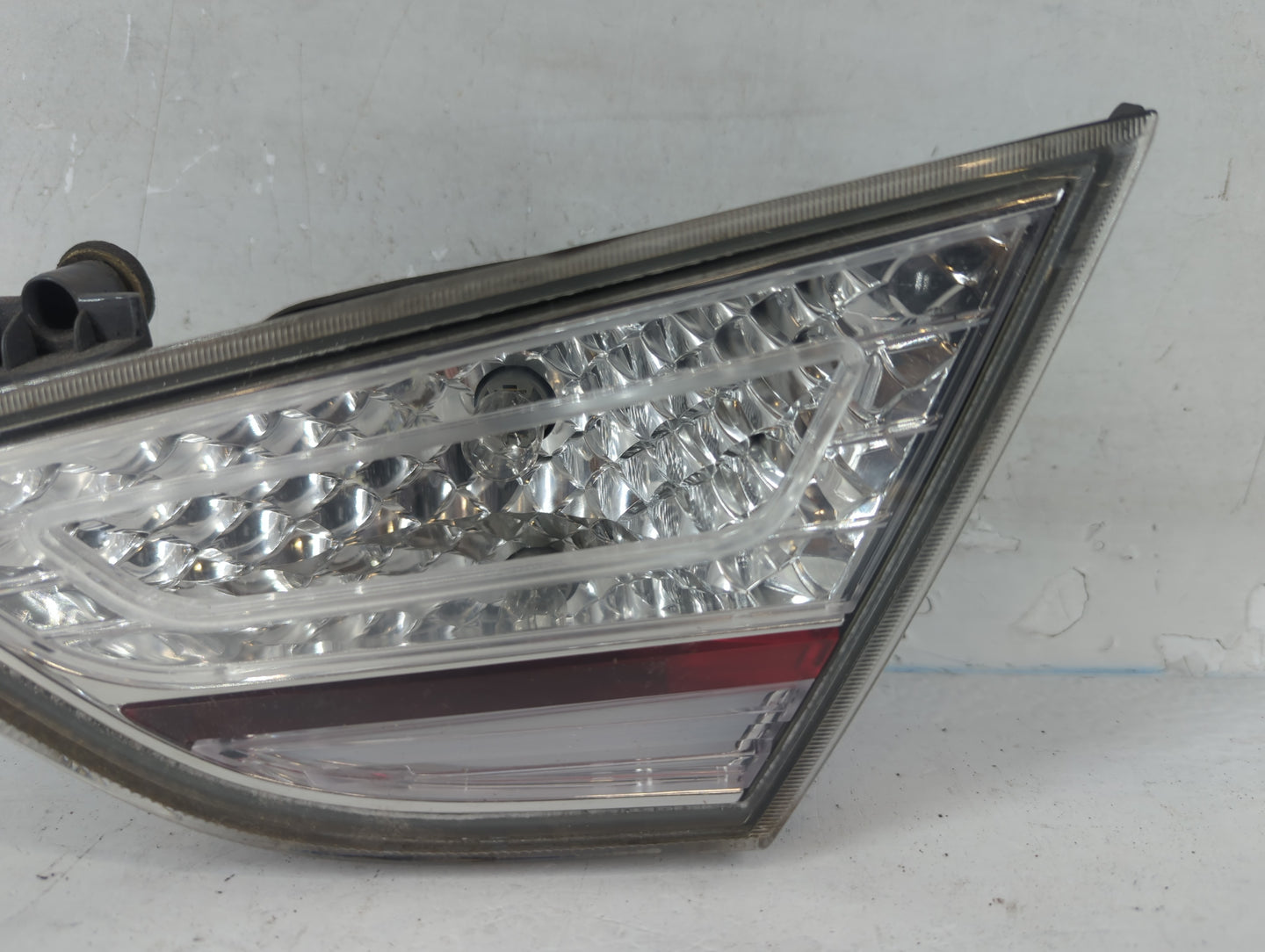2011-2015 Hyundai Sonata Passenger Right Side Deck Lid Mounted Tail Light 801717 - Oemusedautoparts1.com