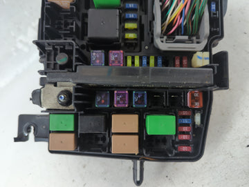 2011-2014 Hyundai Sonata Fusebox Fuse Box Panel Relay Module P/N:VS912003Q104YB Fits Fits 2011 2012 2013 2014 OEM Used Auto Parts