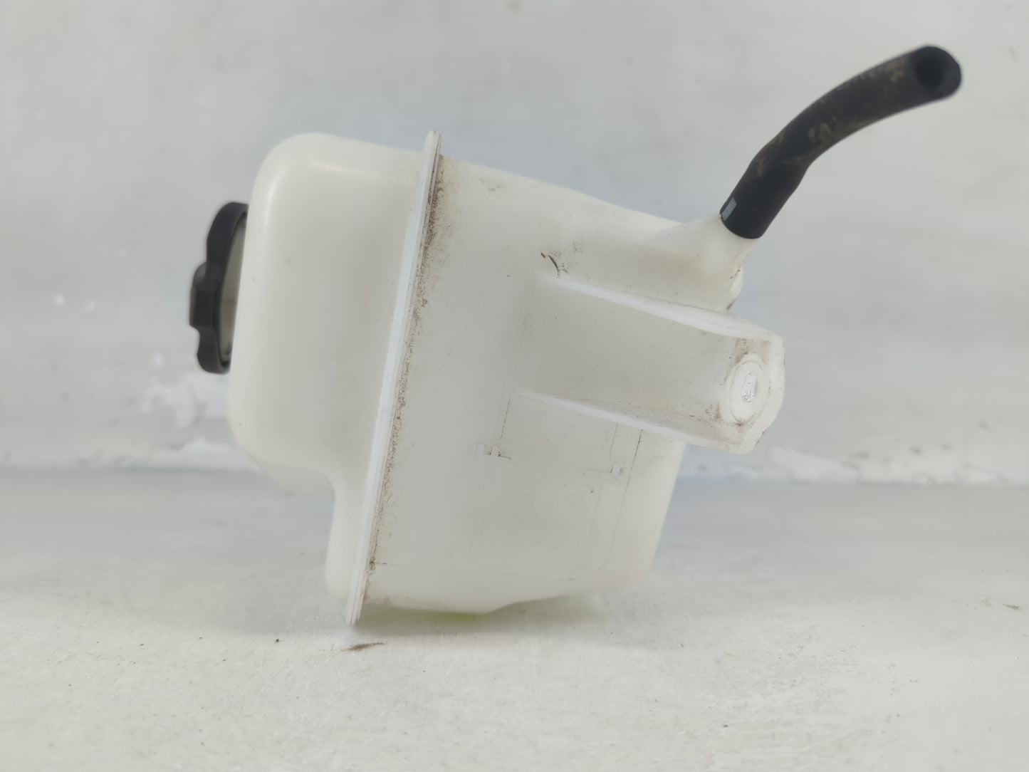 2011-2015 Hyundai Sonata Windshield Washer Fluid Reservoir Bottle Oem - Oemusedautoparts1.com