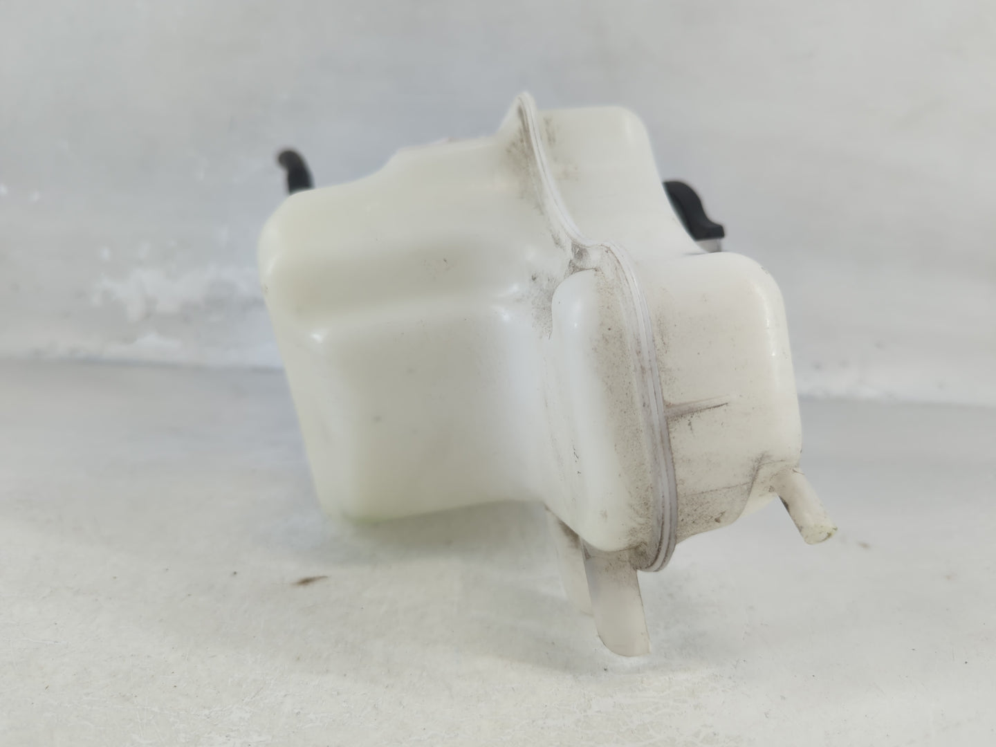 2011-2015 Hyundai Sonata Windshield Washer Fluid Reservoir Bottle Oem - Oemusedautoparts1.com