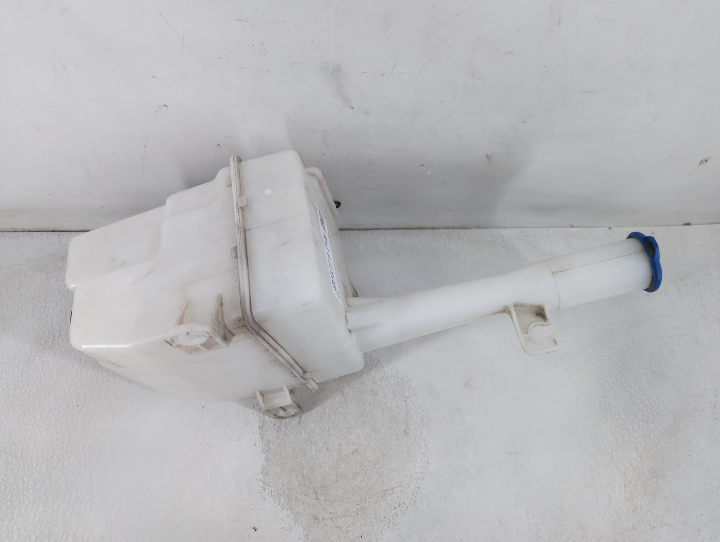 2011-2015 Hyundai Sonata Windshield Washer Fluid Reservoir Bottle Oem - Oemusedautoparts1.com