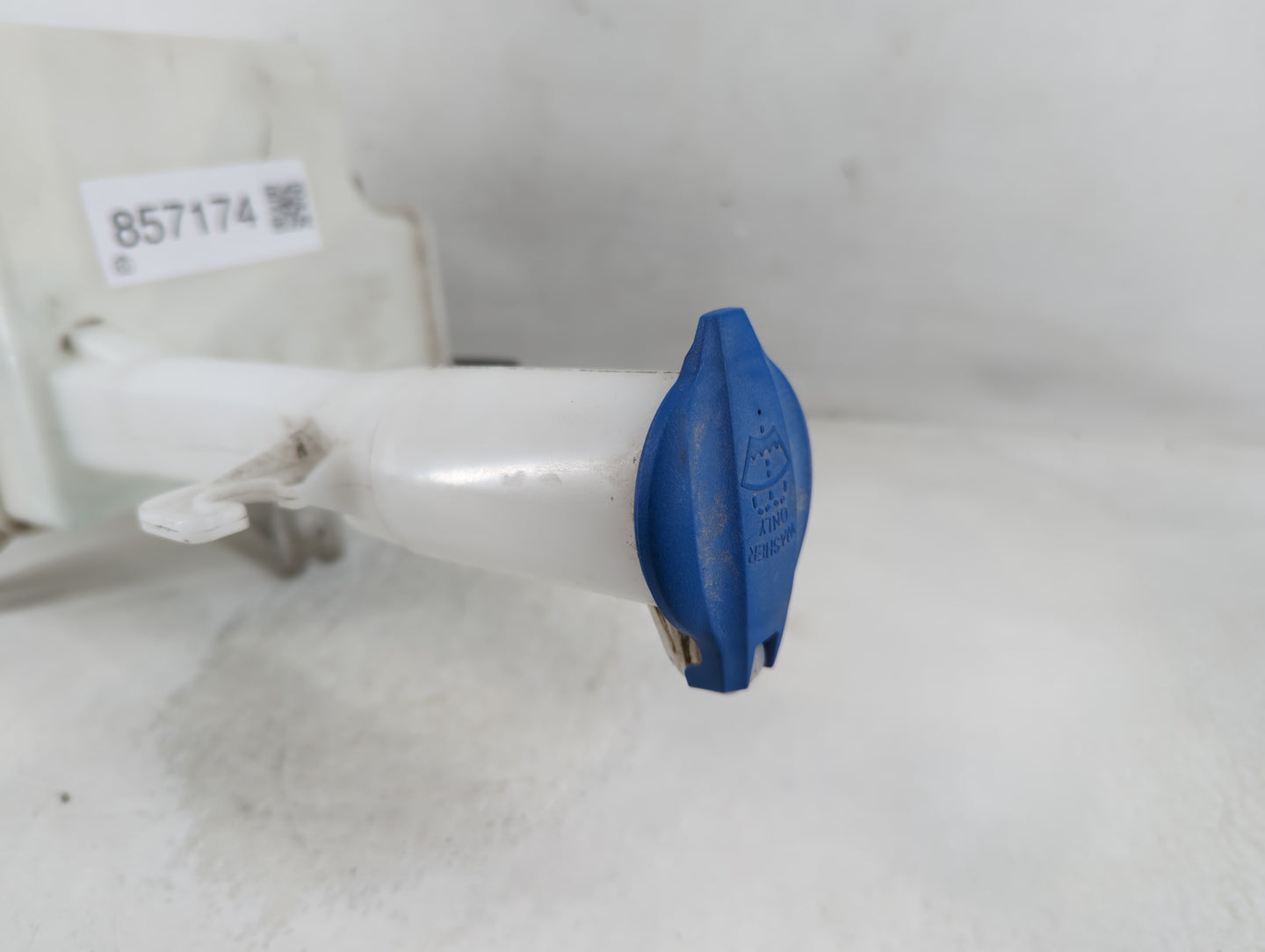 2011-2015 Hyundai Sonata Windshield Washer Fluid Reservoir Bottle Oem - Oemusedautoparts1.com