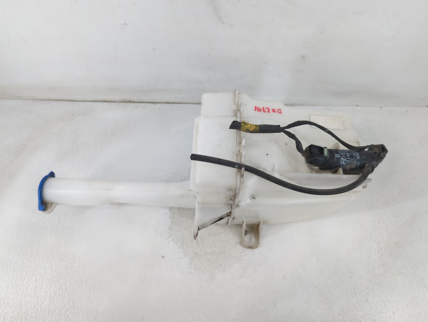 2011-2015 Hyundai Sonata Windshield Washer Fluid Reservoir Bottle Oem - Oemusedautoparts1.com