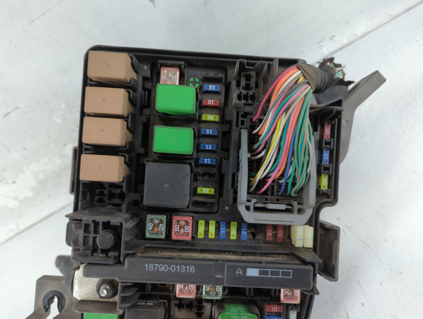 2011-2014 Hyundai Sonata Fusebox Fuse Box Panel Relay Module P/N:91950-3S711 Fits Fits 2011 2012 2013 2014 OEM Used Auto Par