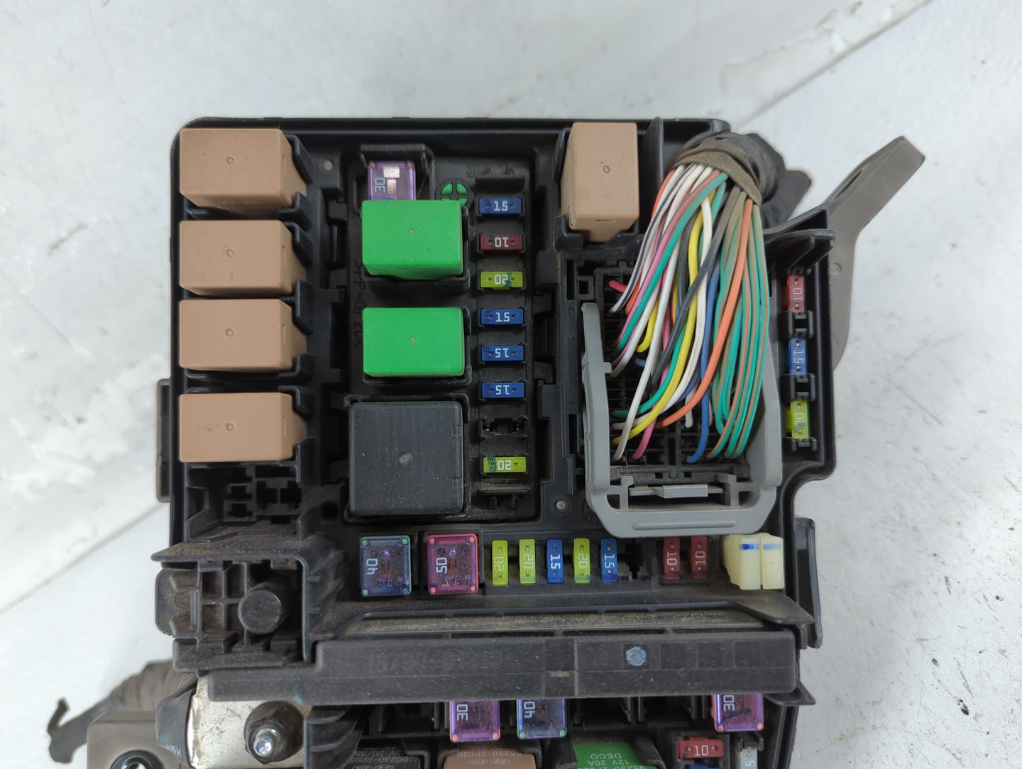 2011-2014 Hyundai Sonata Fusebox Fuse Box Panel Relay Module P/N:91950-3S711 Fits Fits 2011 2012 2013 2014 OEM Used Auto Par