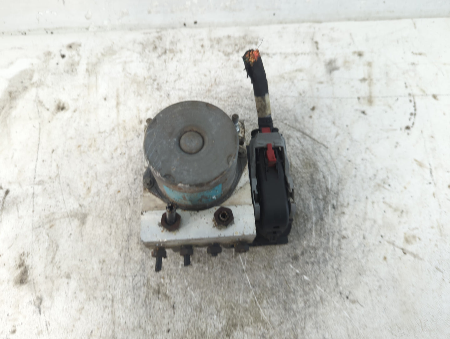 2011-2013 Hyundai Sonata ABS Pump Control Module Replacement P/N:58920-3Q500 Fits Fits 2011 2012 2013 OEM Used Auto Parts - 