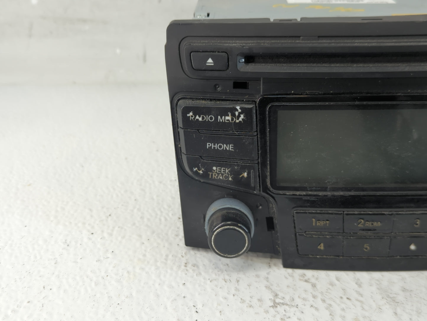 2013-2014 Hyundai Sonata Radio AM FM Cd Player Receiver Replacement P/N:86180-3Q700 Fits Fits 2013 2014 OEM Used Auto Parts 
