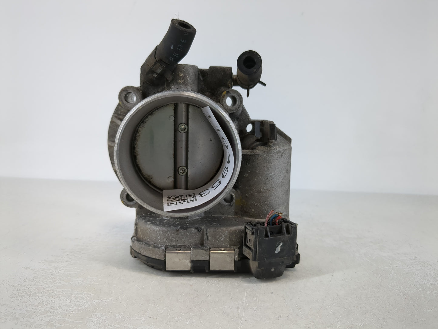 2010-2013 Hyundai Tucson Throttle Body P/N:35100-25400 Fits Fits 2006 2007 2008 2009 2010 2011 2012 2013 OEM Used Auto Parts