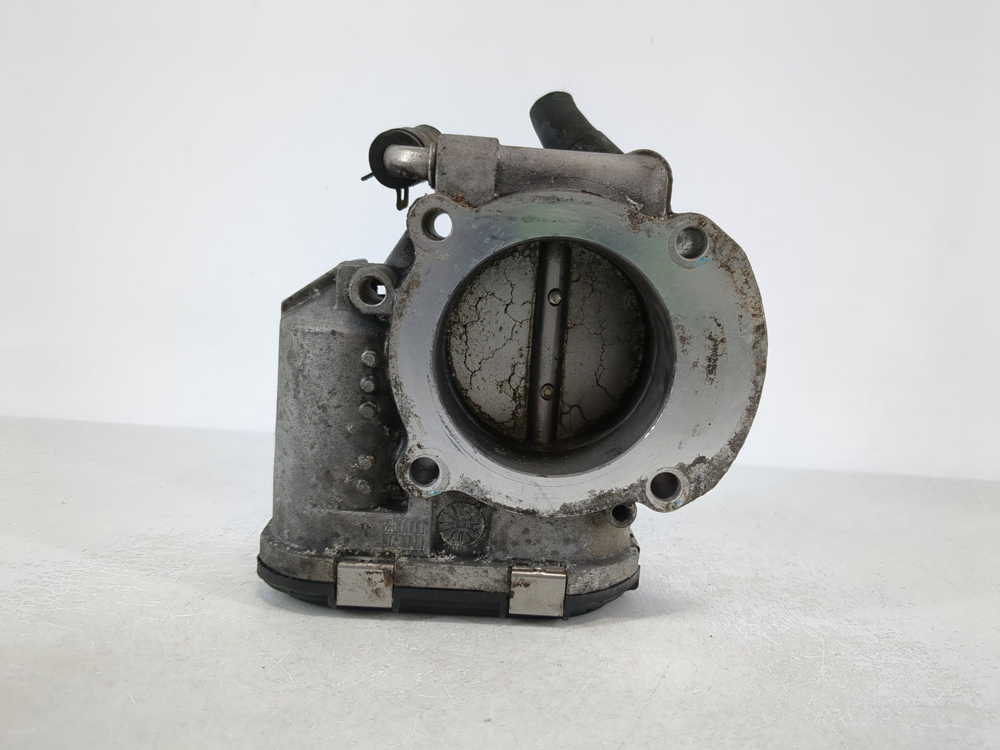2010-2013 Hyundai Tucson Throttle Body P/N:35100-25400 Fits Fits 2006 2007 2008 2009 2010 2011 2012 2013 OEM Used Auto Parts