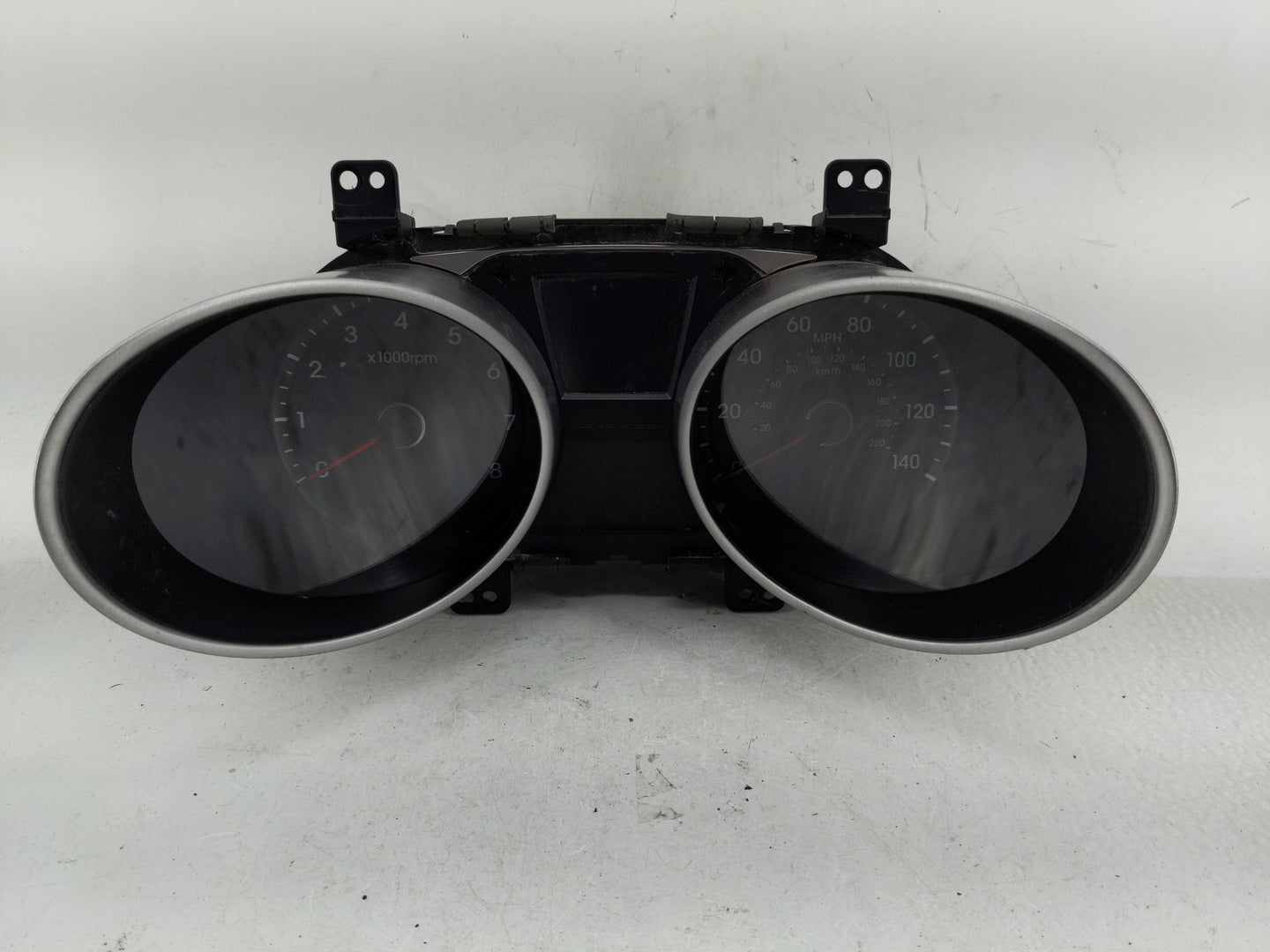 2010-2013 Hyundai Tucson Instrument Cluster Speedometer Gauges P/N:94001-2S575 Fits Fits 2010 2011 2012 2013 OEM Used Auto P