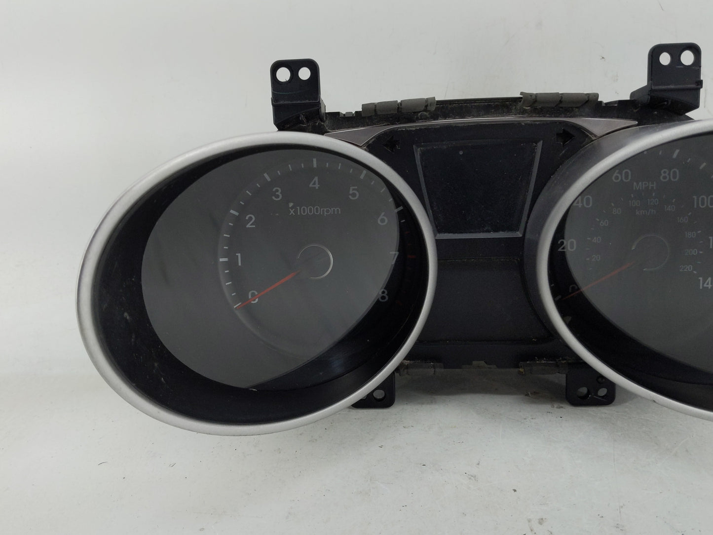 2010-2013 Hyundai Tucson Instrument Cluster Speedometer Gauges P/N:94001-2S575 Fits Fits 2010 2011 2012 2013 OEM Used Auto P