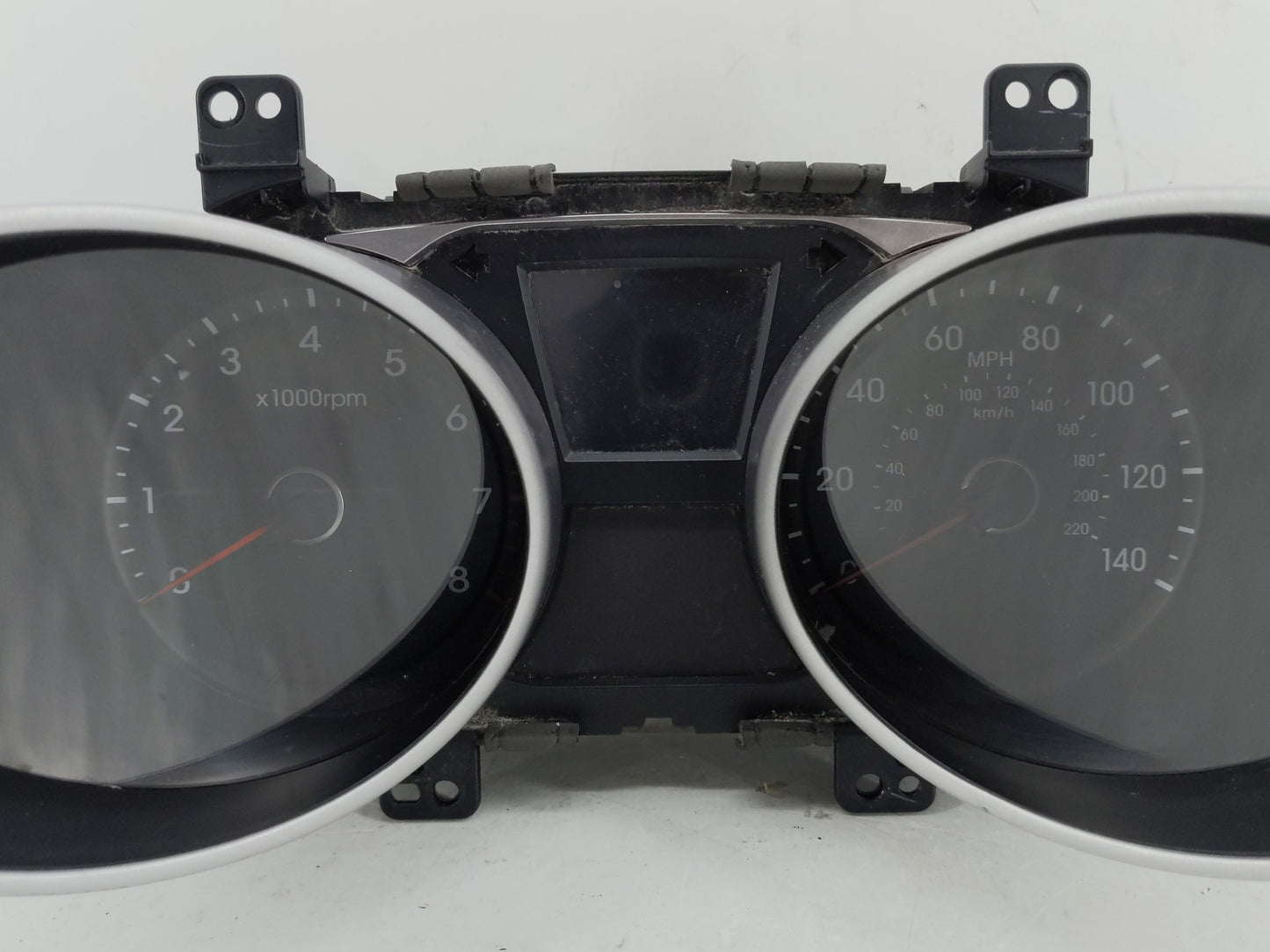 2010-2013 Hyundai Tucson Instrument Cluster Speedometer Gauges P/N:94001-2S575 Fits Fits 2010 2011 2012 2013 OEM Used Auto P