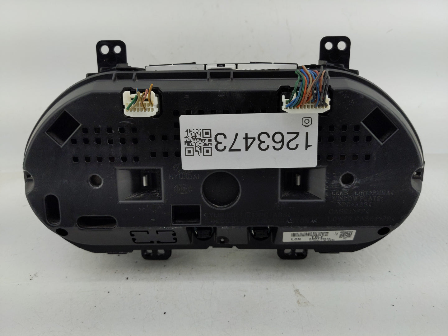 2010-2013 Hyundai Tucson Instrument Cluster Speedometer Gauges P/N:94001-2S575 Fits Fits 2010 2011 2012 2013 OEM Used Auto P