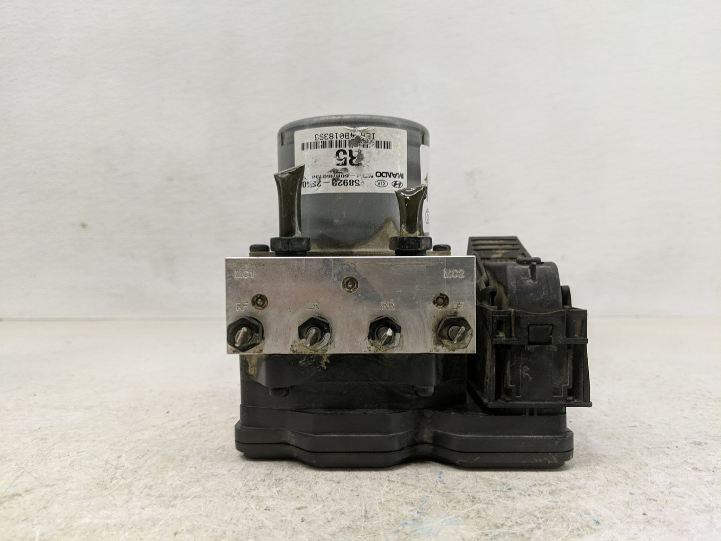 2010-2013 Hyundai Tucson ABS Pump Control Module Replacement P/N:BE6003B101 Fits Fits 2010 2011 2012 2013 OEM Used Auto Part