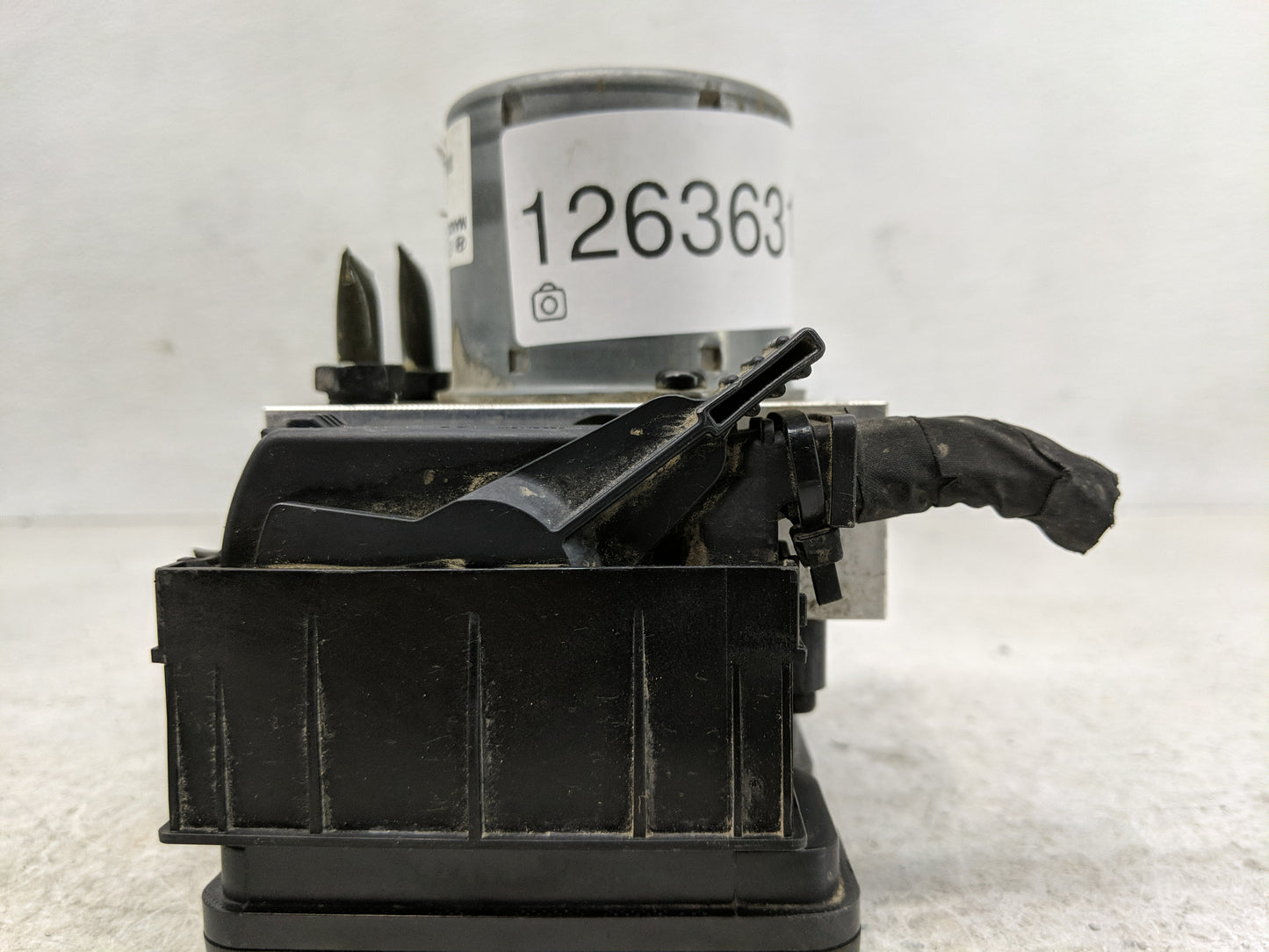 2010-2013 Hyundai Tucson ABS Pump Control Module Replacement P/N:BE6003B101 Fits Fits 2010 2011 2012 2013 OEM Used Auto Part