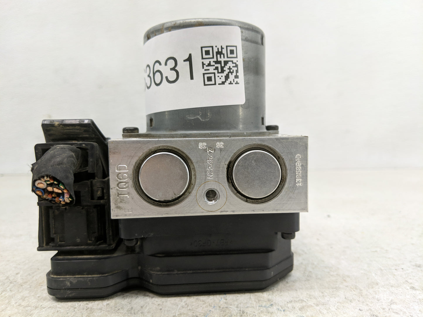 2010-2013 Hyundai Tucson ABS Pump Control Module Replacement P/N:BE6003B101 Fits Fits 2010 2011 2012 2013 OEM Used Auto Part