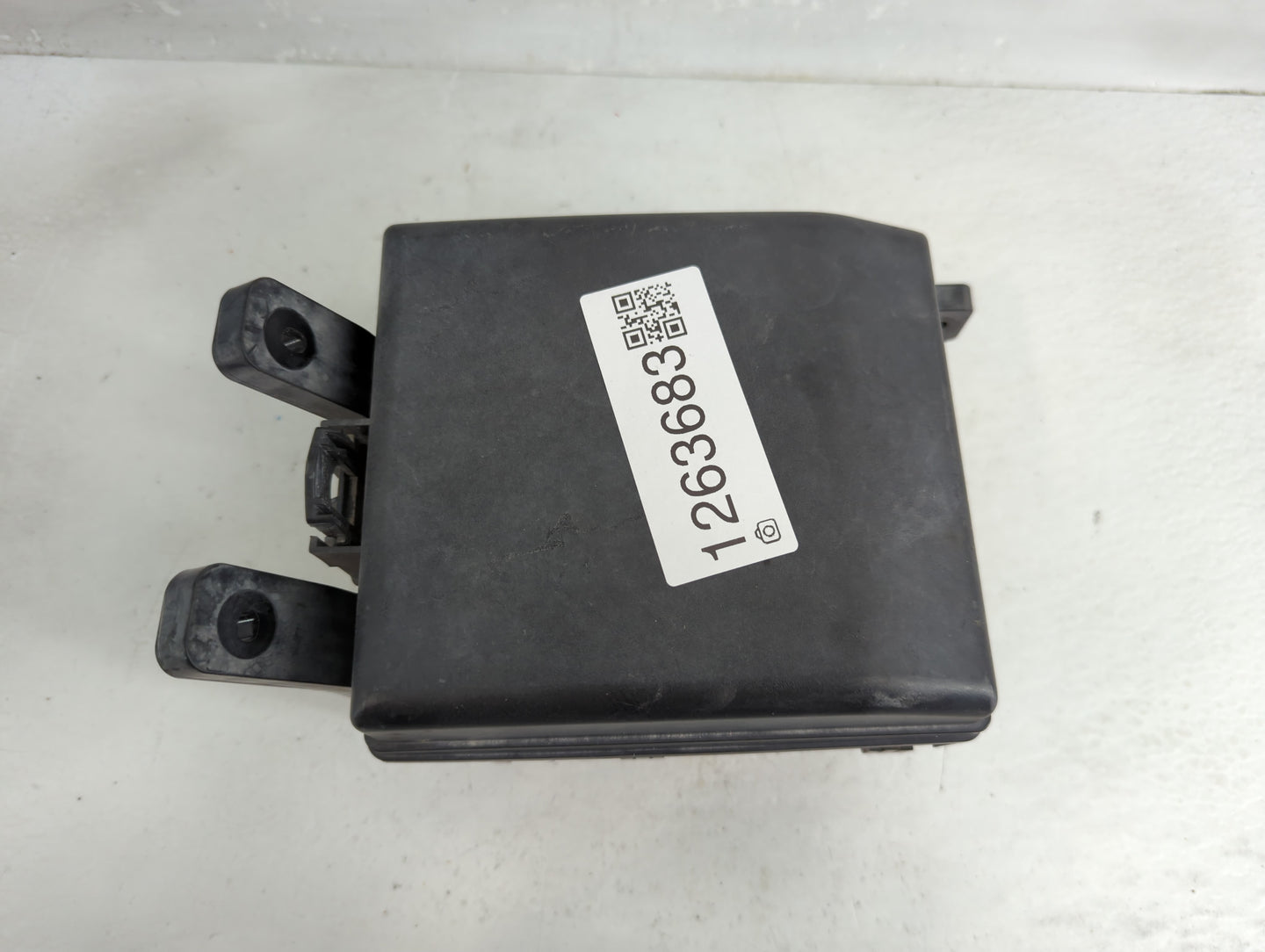 2011-2013 Hyundai Tucson Fusebox Fuse Box Panel Relay Module P/N:91402 2S054 Fits Fits 2011 2012 2013 OEM Used Auto Parts - 