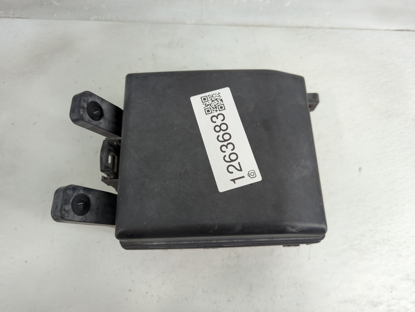 2011-2013 Hyundai Tucson Fusebox Fuse Box Panel Relay Module P/N:91402 2S054 Fits Fits 2011 2012 2013 OEM Used Auto Parts - 