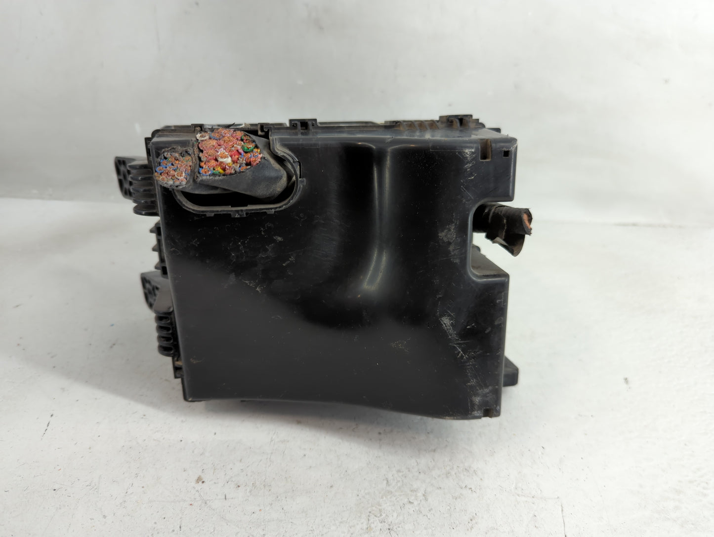 2011-2013 Hyundai Tucson Fusebox Fuse Box Panel Relay Module P/N:91402 2S054 Fits Fits 2011 2012 2013 OEM Used Auto Parts - 