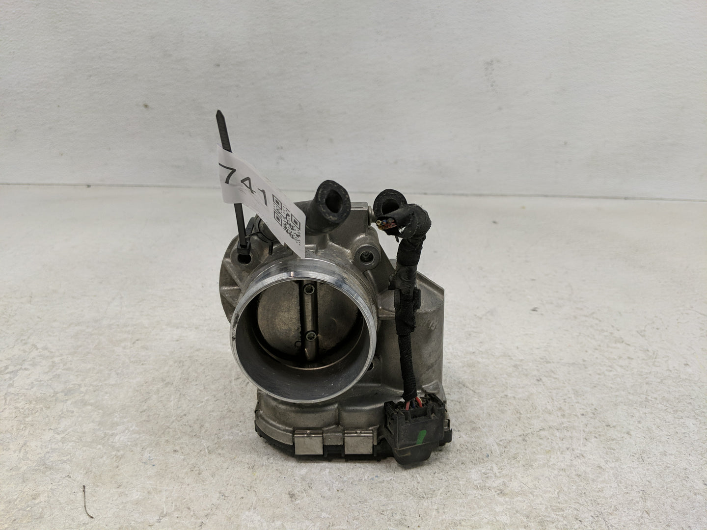 2010-2013 Hyundai Tucson Throttle Body P/N:590 930 001 35100-25400 Fits Fits 2006 2007 2008 2009 2010 2011 2012 2013 OEM Use