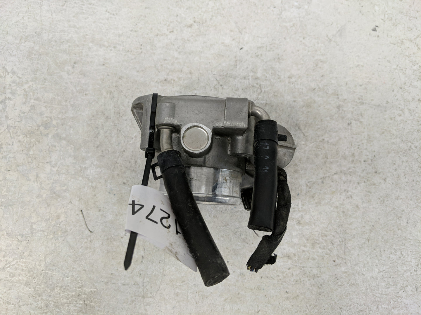 2010-2013 Hyundai Tucson Throttle Body P/N:590 930 001 35100-25400 Fits Fits 2006 2007 2008 2009 2010 2011 2012 2013 OEM Use