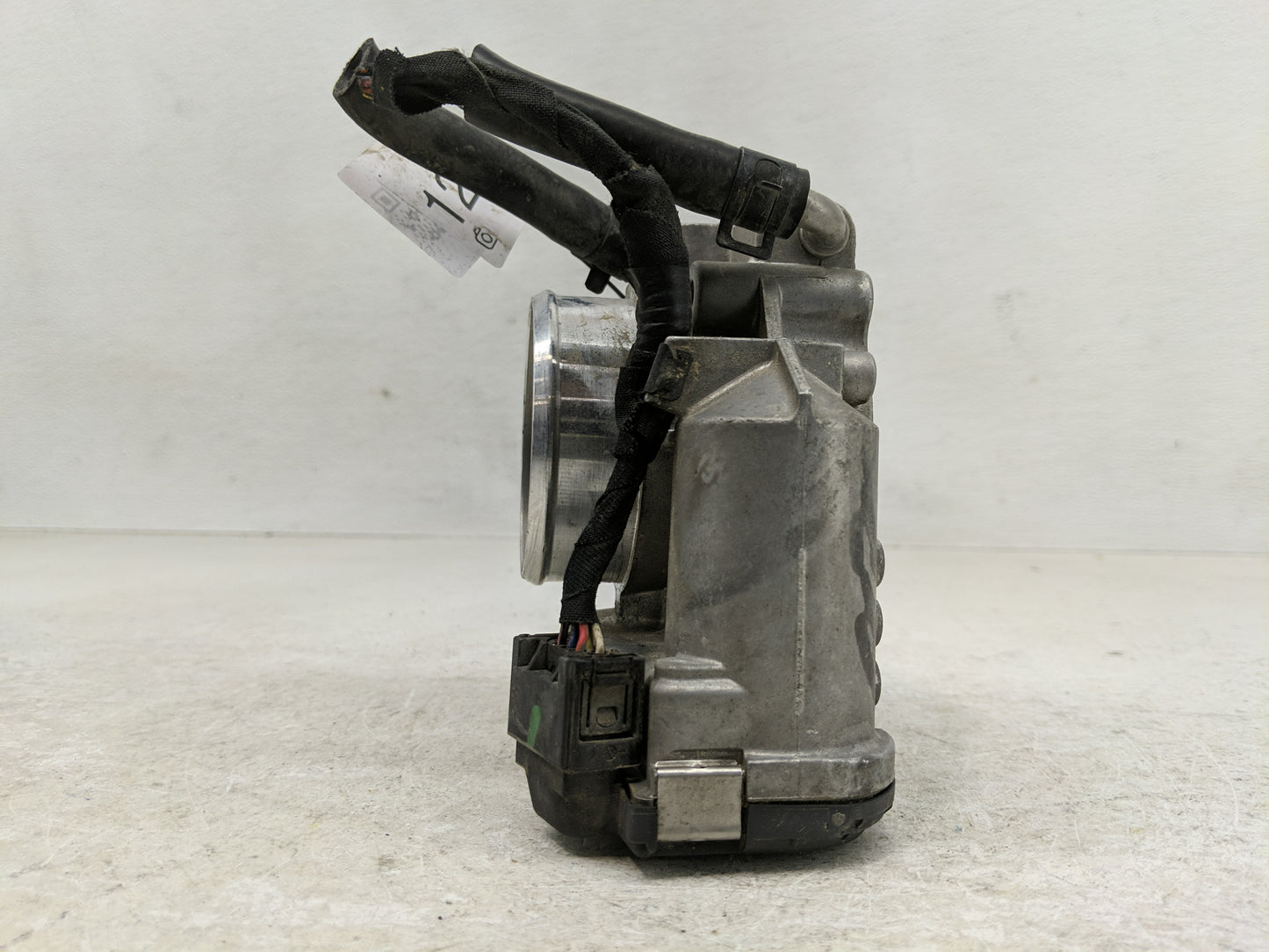 2010-2013 Hyundai Tucson Throttle Body P/N:590 930 001 35100-25400 Fits Fits 2006 2007 2008 2009 2010 2011 2012 2013 OEM Use