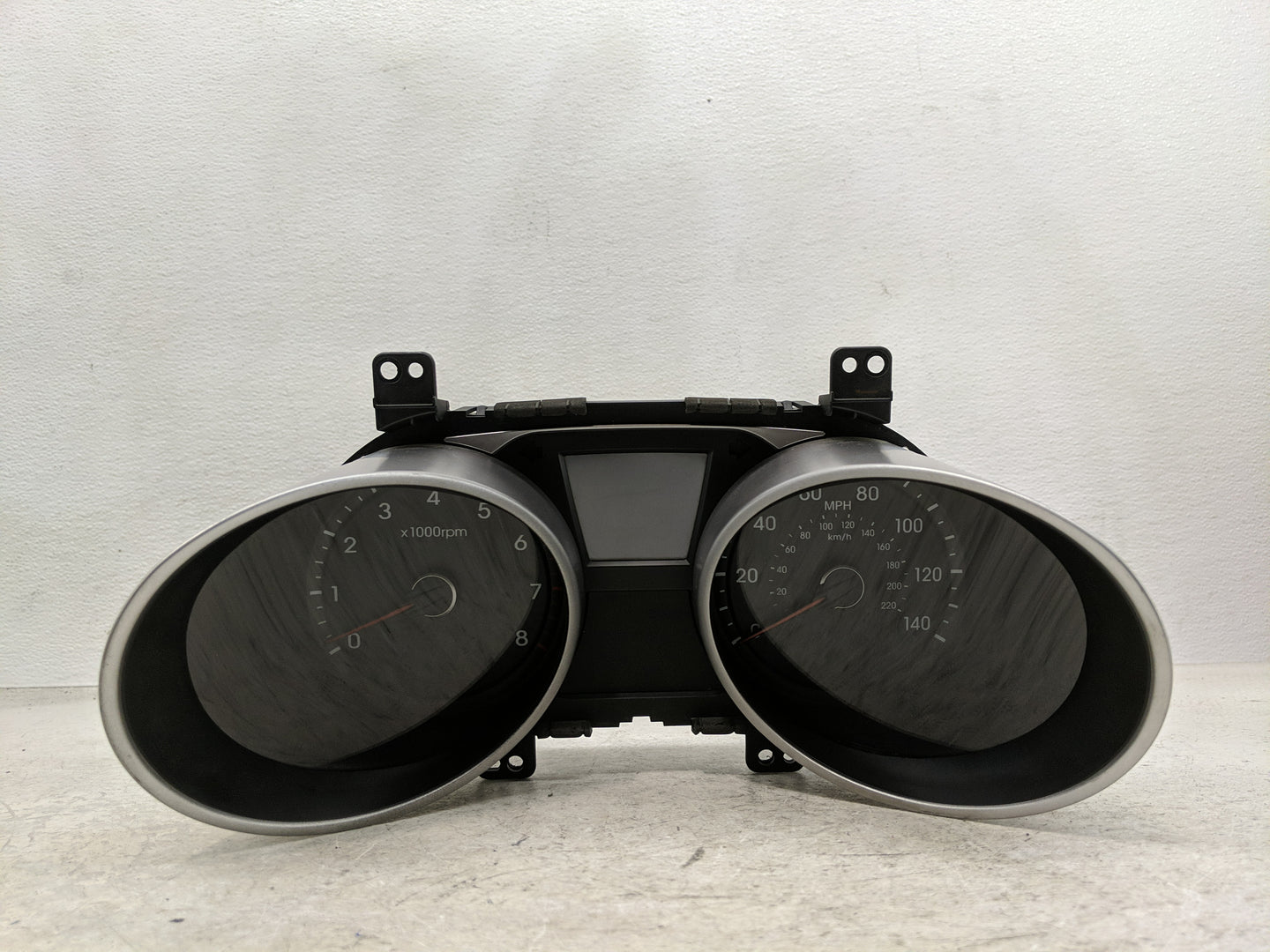 2010-2013 Hyundai Tucson Instrument Cluster Speedometer Gauges P/N:11002-118200H 94001-2S585 Fits Fits 2010 2011 2012 2013 O