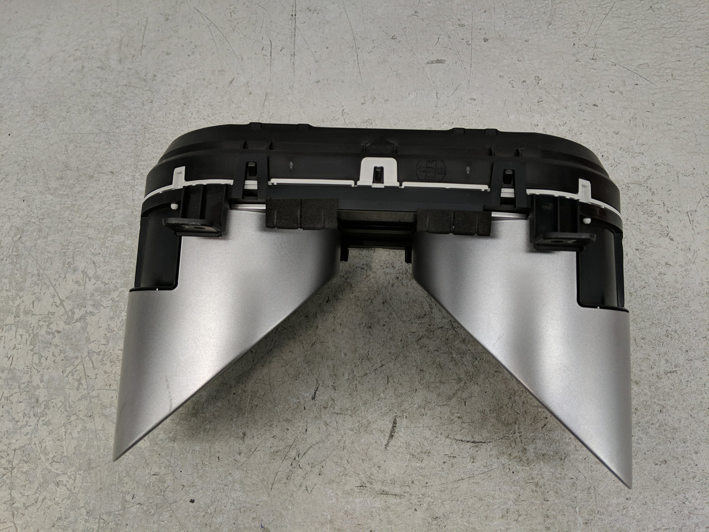 2010-2013 Hyundai Tucson Instrument Cluster Speedometer Gauges P/N:11002-118200H 94001-2S585 Fits Fits 2010 2011 2012 2013 O