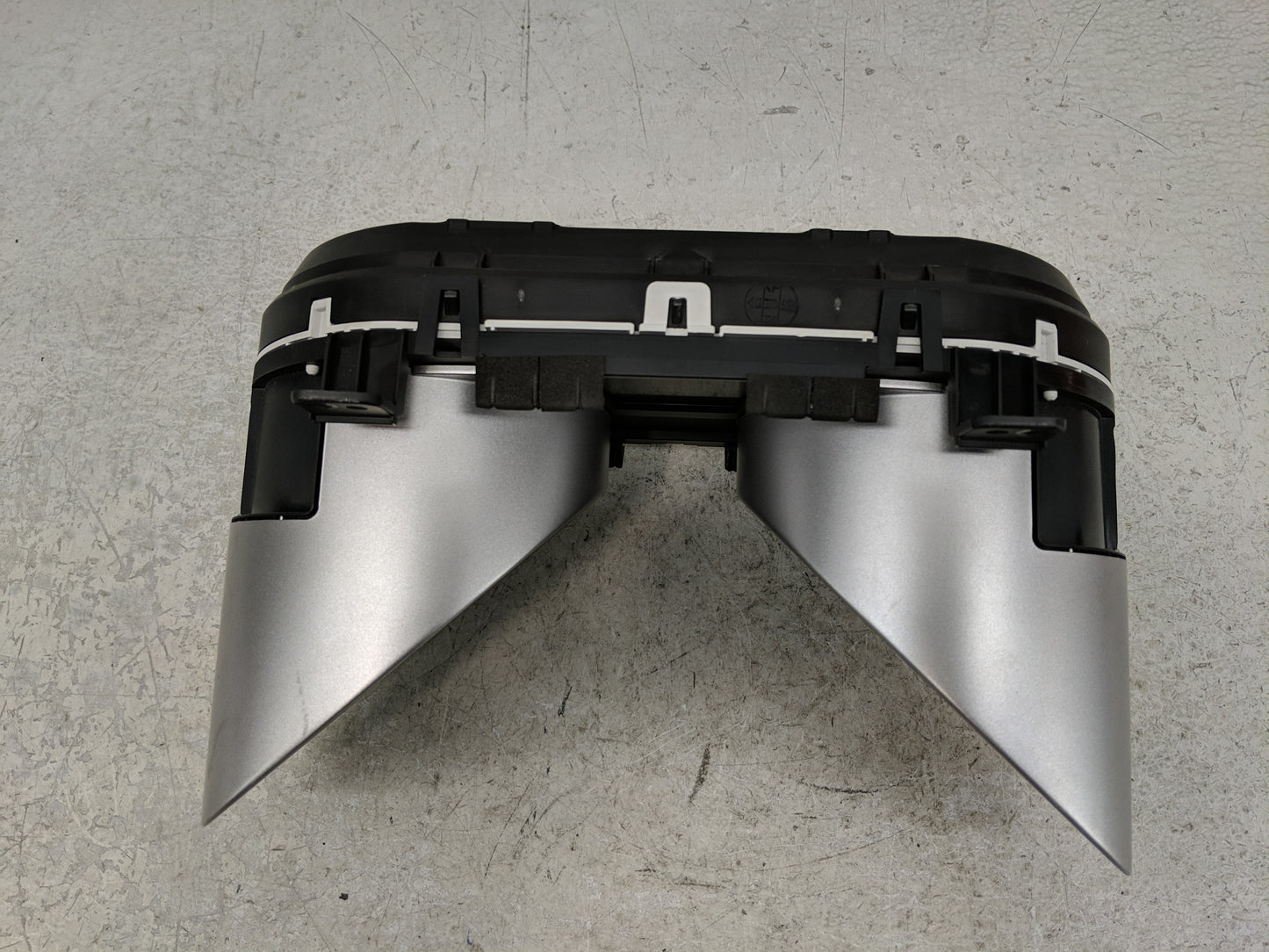 2010-2013 Hyundai Tucson Instrument Cluster Speedometer Gauges P/N:11002-118200H 94001-2S585 Fits Fits 2010 2011 2012 2013 O