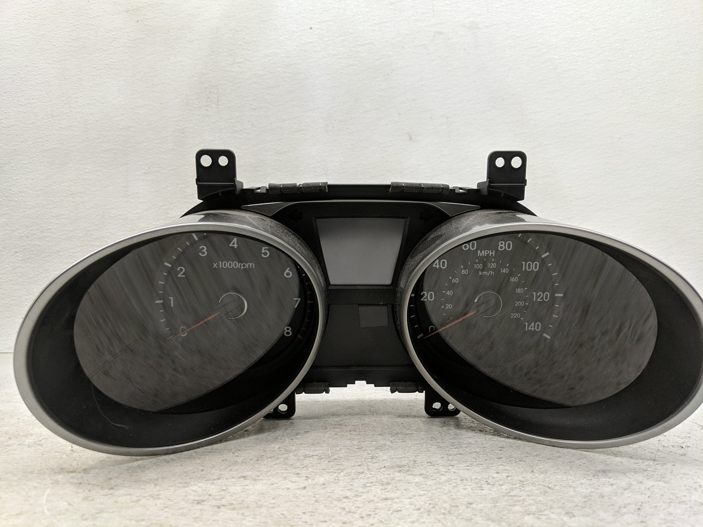 2010-2013 Hyundai Tucson Instrument Cluster Speedometer Gauges P/N:11002-118200H 94001-2S585 Fits Fits 2010 2011 2012 2013 O