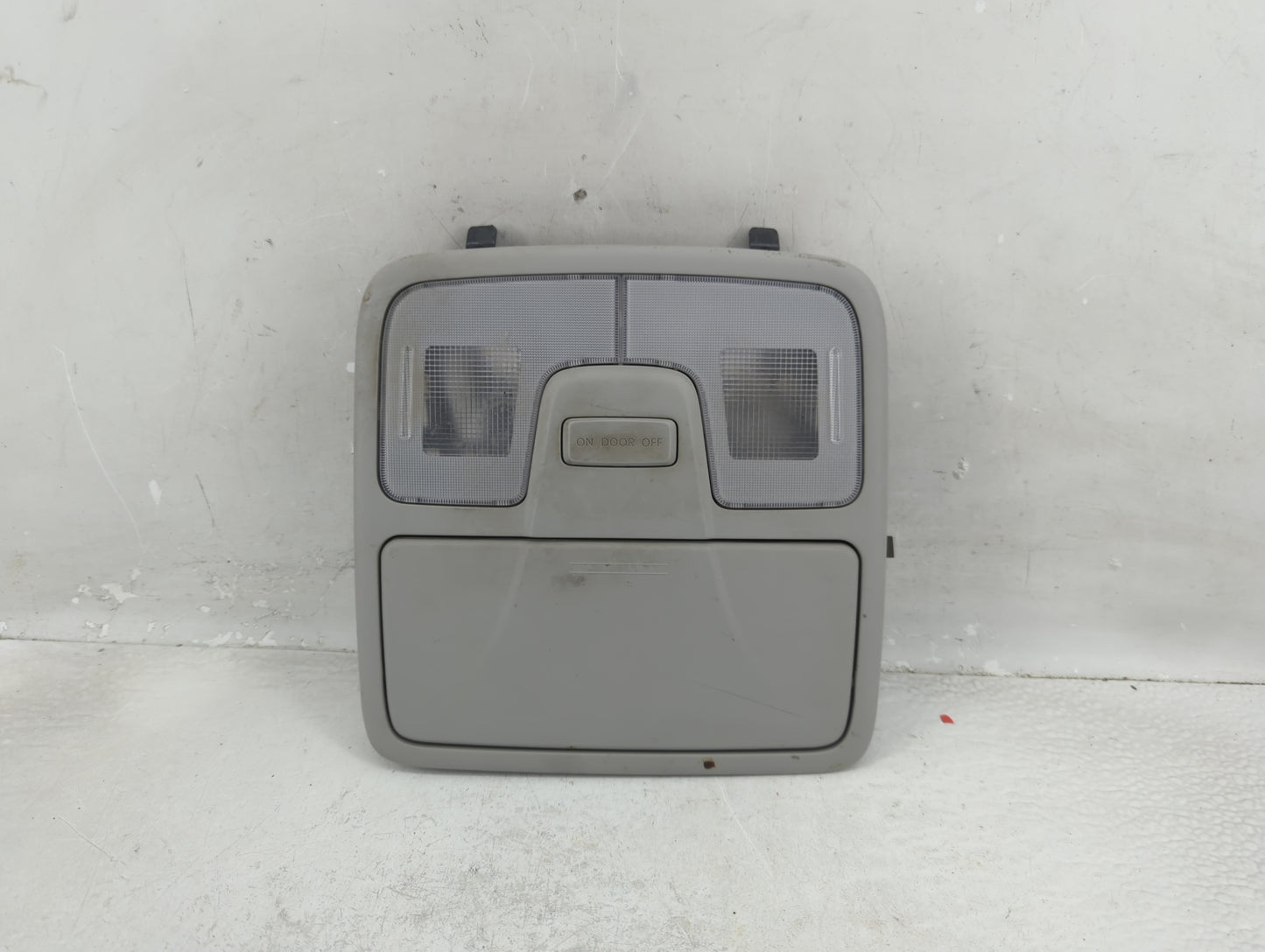 2010-2016 Hyundai Tucson Overhead Roof Console 1321777 - Oemusedautoparts1.com