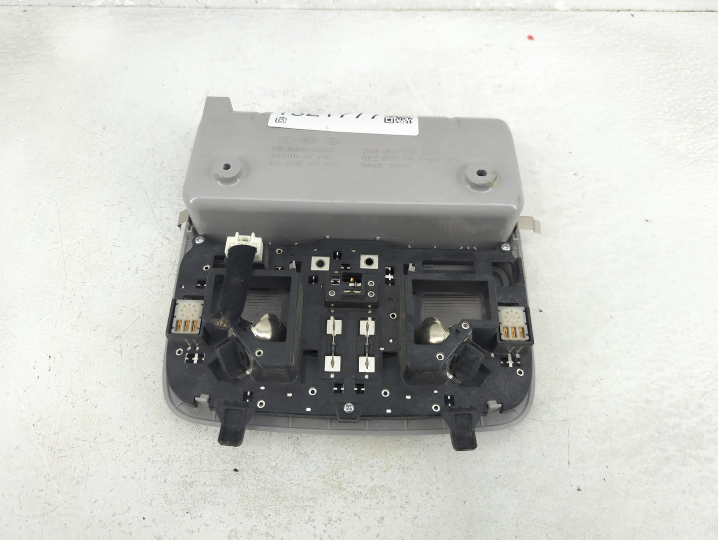 2010-2016 Hyundai Tucson Overhead Roof Console 1321777 - Oemusedautoparts1.com