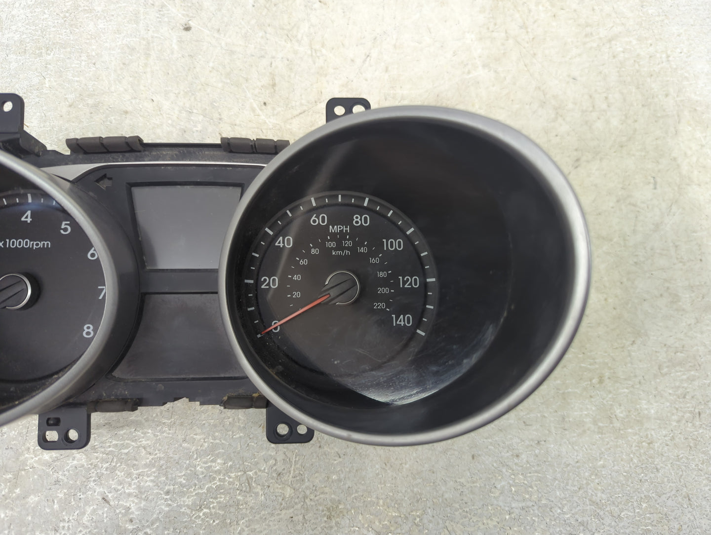 2010-2013 Hyundai Tucson Instrument Cluster Speedometer Gauges P/N:11002-118100H 94001-2S575 Fits Fits 2010 2011 2012 2013 O