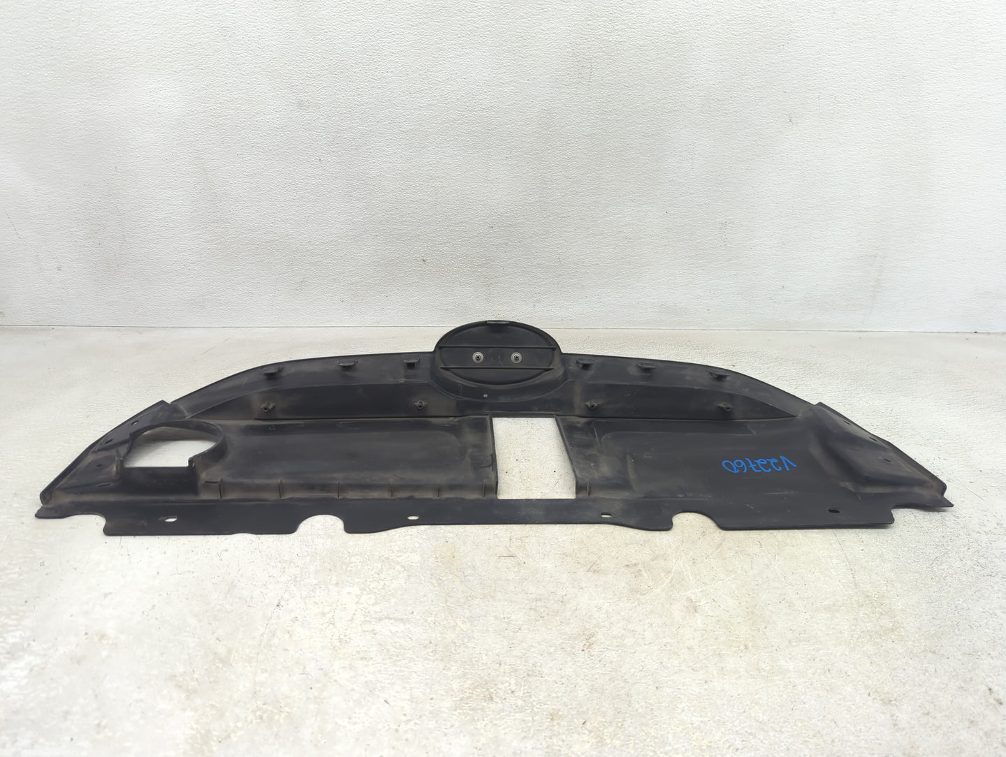 2013 Hyundai Tucson Front Grille Bumper Not Included - Oemusedautoparts1.com