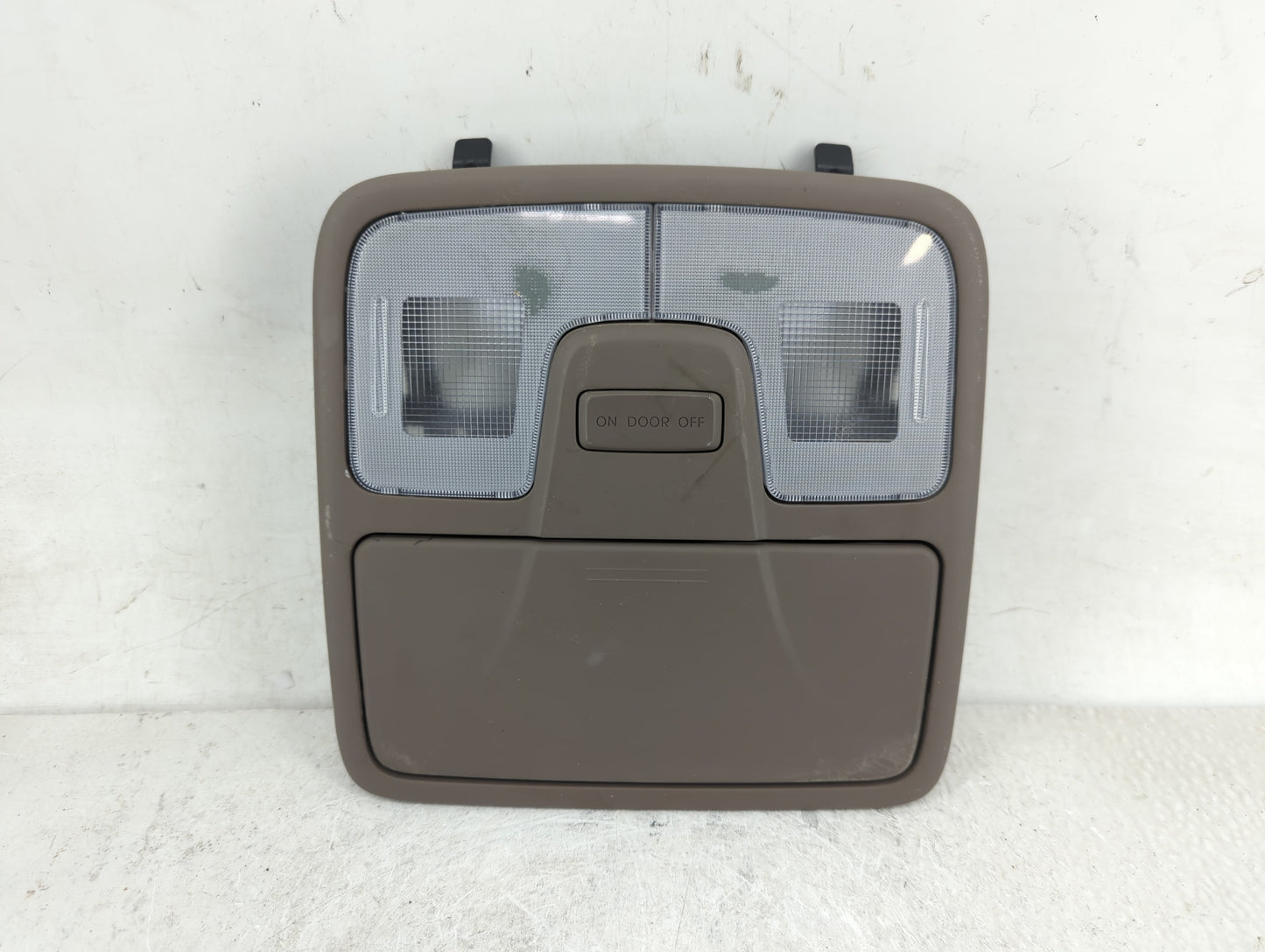 2010-2016 Hyundai Tucson Overhead Roof Console 1388856 - Oemusedautoparts1.com
