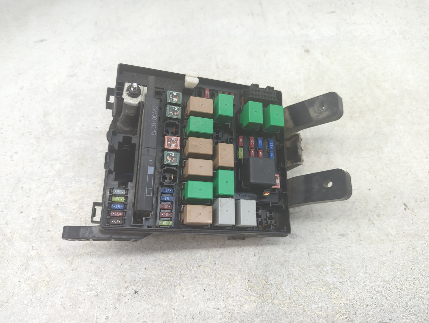 2011-2013 Hyundai Tucson Fusebox Fuse Box Panel Relay Module P/N:91402 2S054 Fits Fits 2011 2012 2013 OEM Used Auto Parts - 
