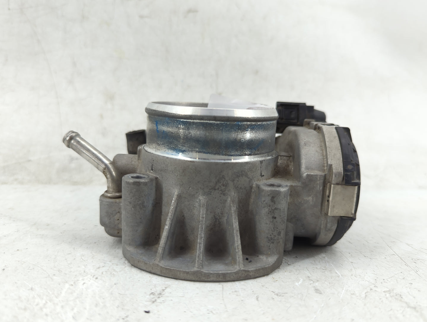 2010-2013 Hyundai Tucson Throttle Body P/N:35100-25400 Fits Fits 2006 2007 2008 2009 2010 2011 2012 2013 OEM Used Auto Parts