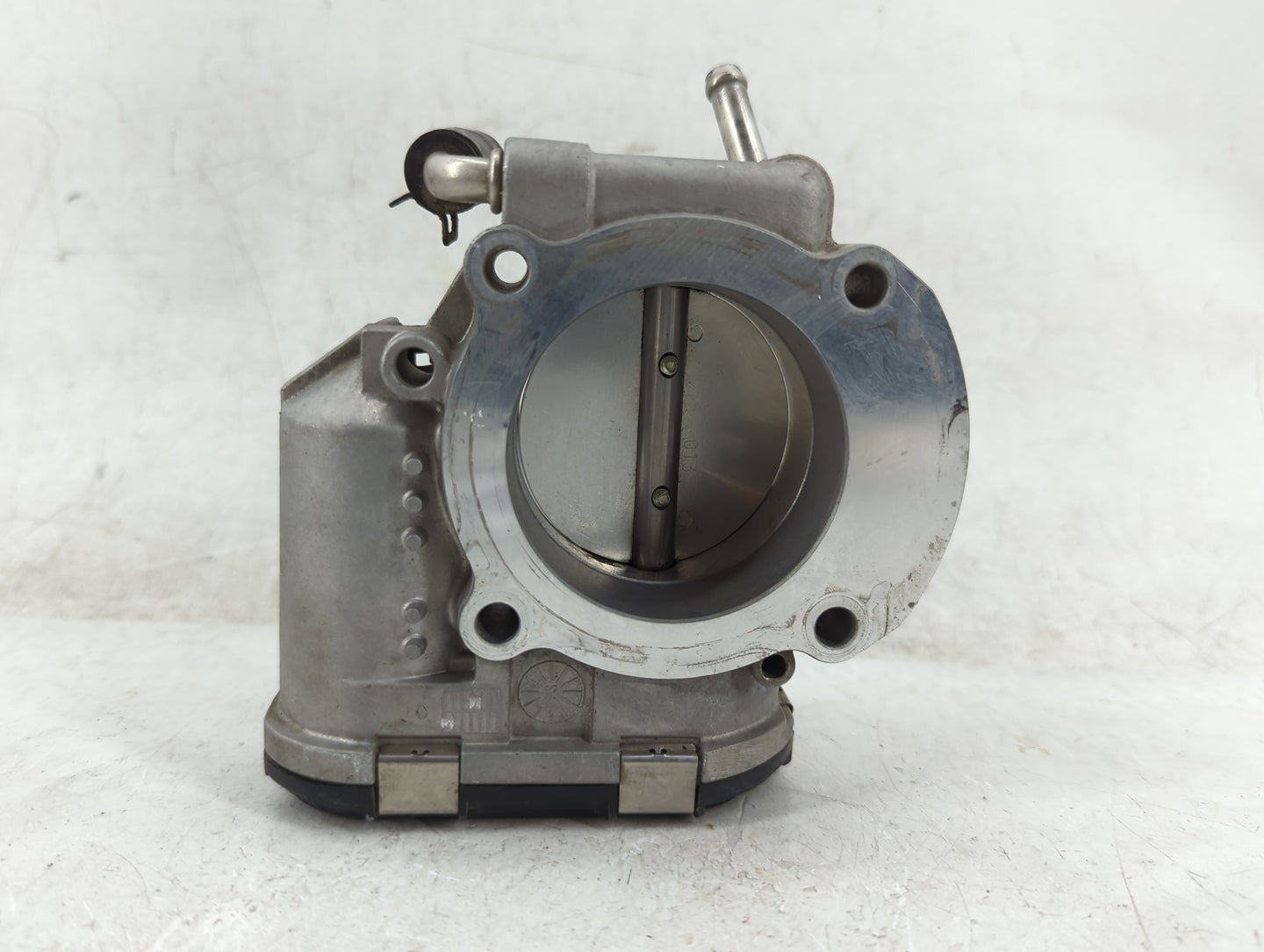 2010-2013 Hyundai Tucson Throttle Body P/N:35100-25400 Fits Fits 2006 2007 2008 2009 2010 2011 2012 2013 OEM Used Auto Parts
