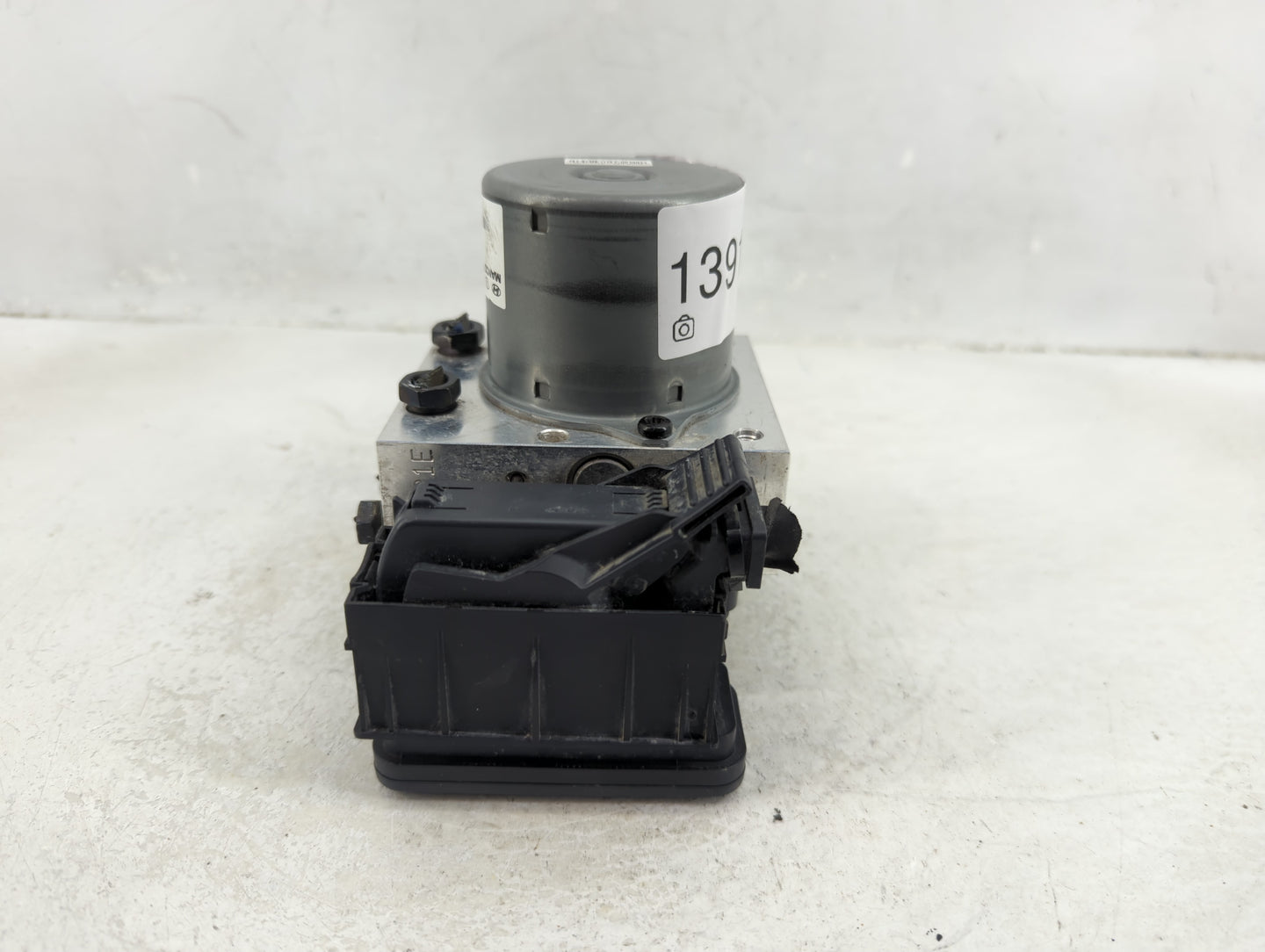 2010-2013 Hyundai Tucson ABS Pump Control Module Replacement P/N:58920-2S400 Fits Fits 2010 2011 2012 2013 OEM Used Auto Par